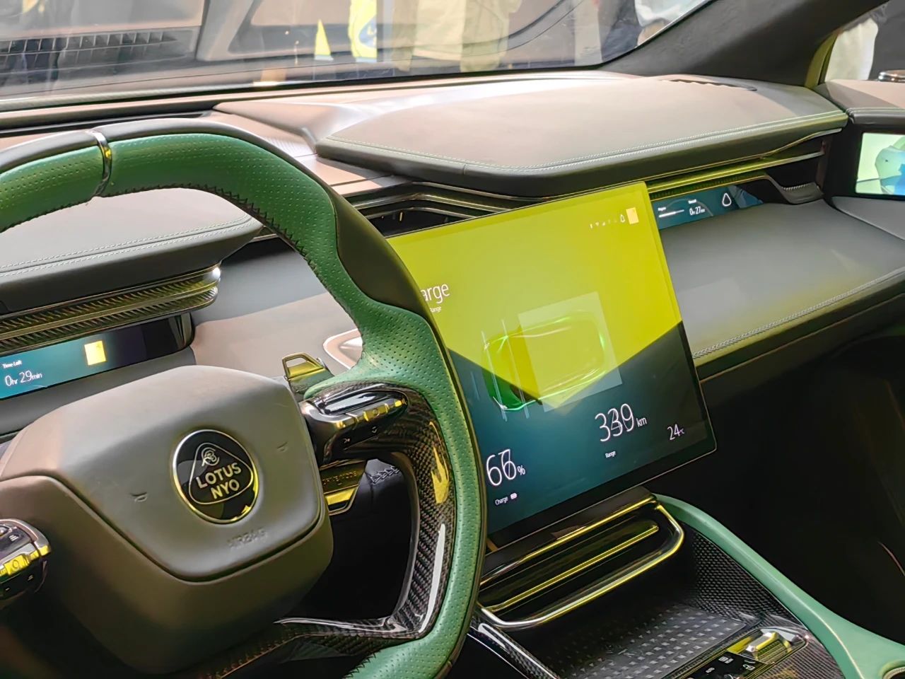 比奔驰厚道多了,路特斯eletre内饰体验