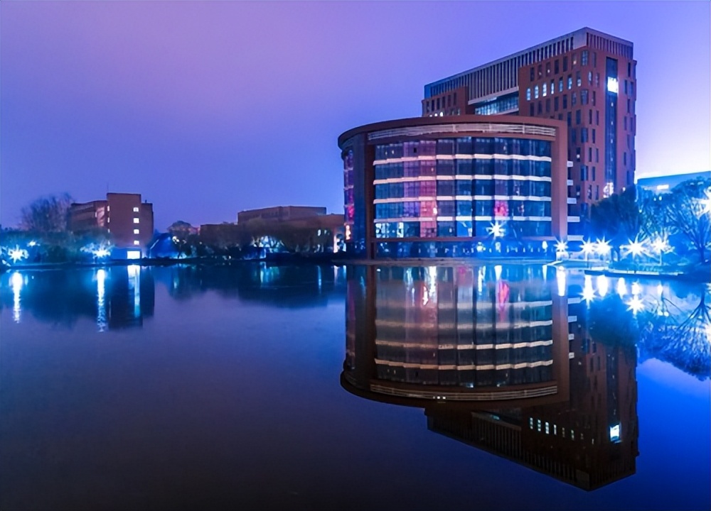 中国人民解放军战略支援部队信息工程大学数据与目标工程学院