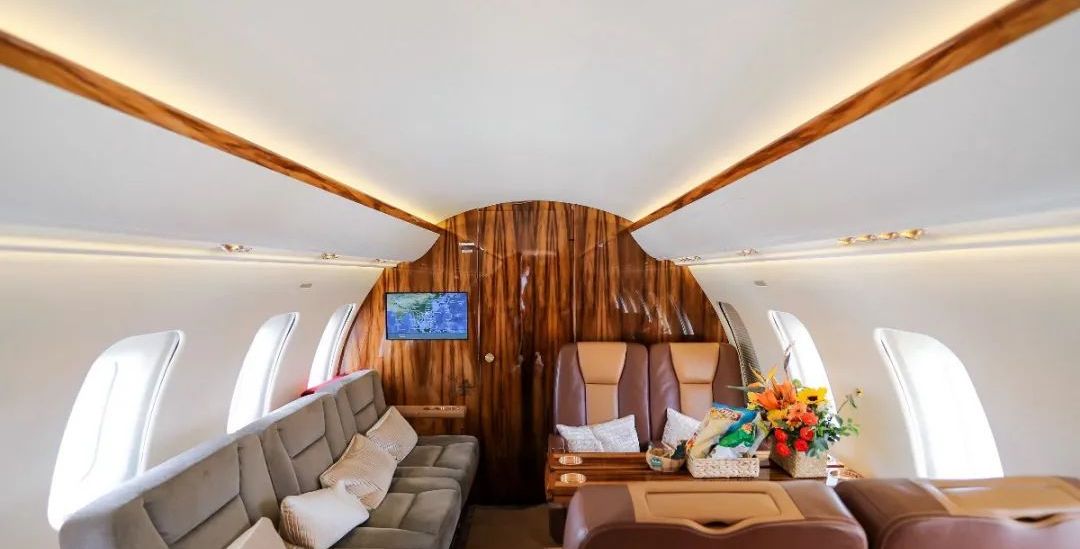 万丰航空公务机——庞巴迪挑战者605