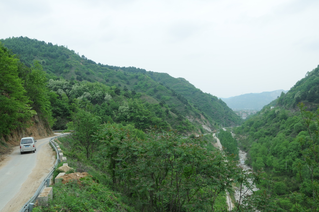 "秦岭七十二峪"之一,位于西安市蓝田县的小寨镇境内,在汤峪和辋峪之间