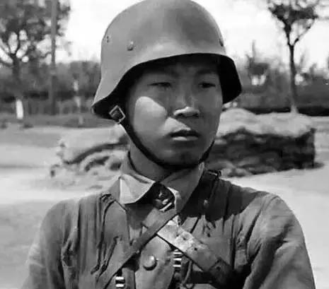 抗战时美记者问了16岁中国小战士4个问题,他的回答让人泪流满