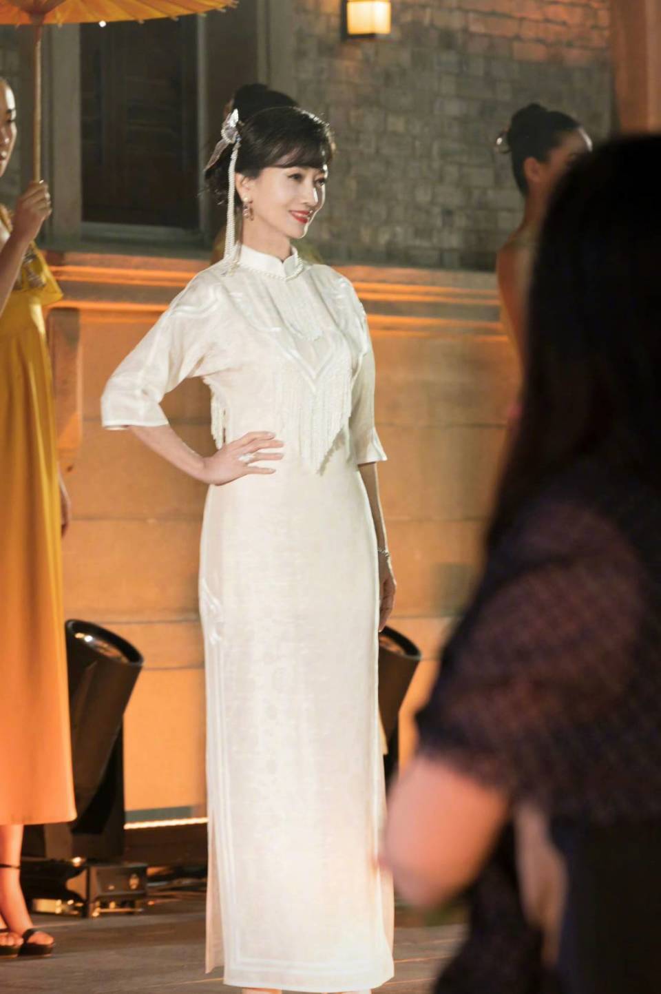 69岁赵雅芝美了一辈子!穿旗袍端庄优雅,岁月在她身上没留下痕迹