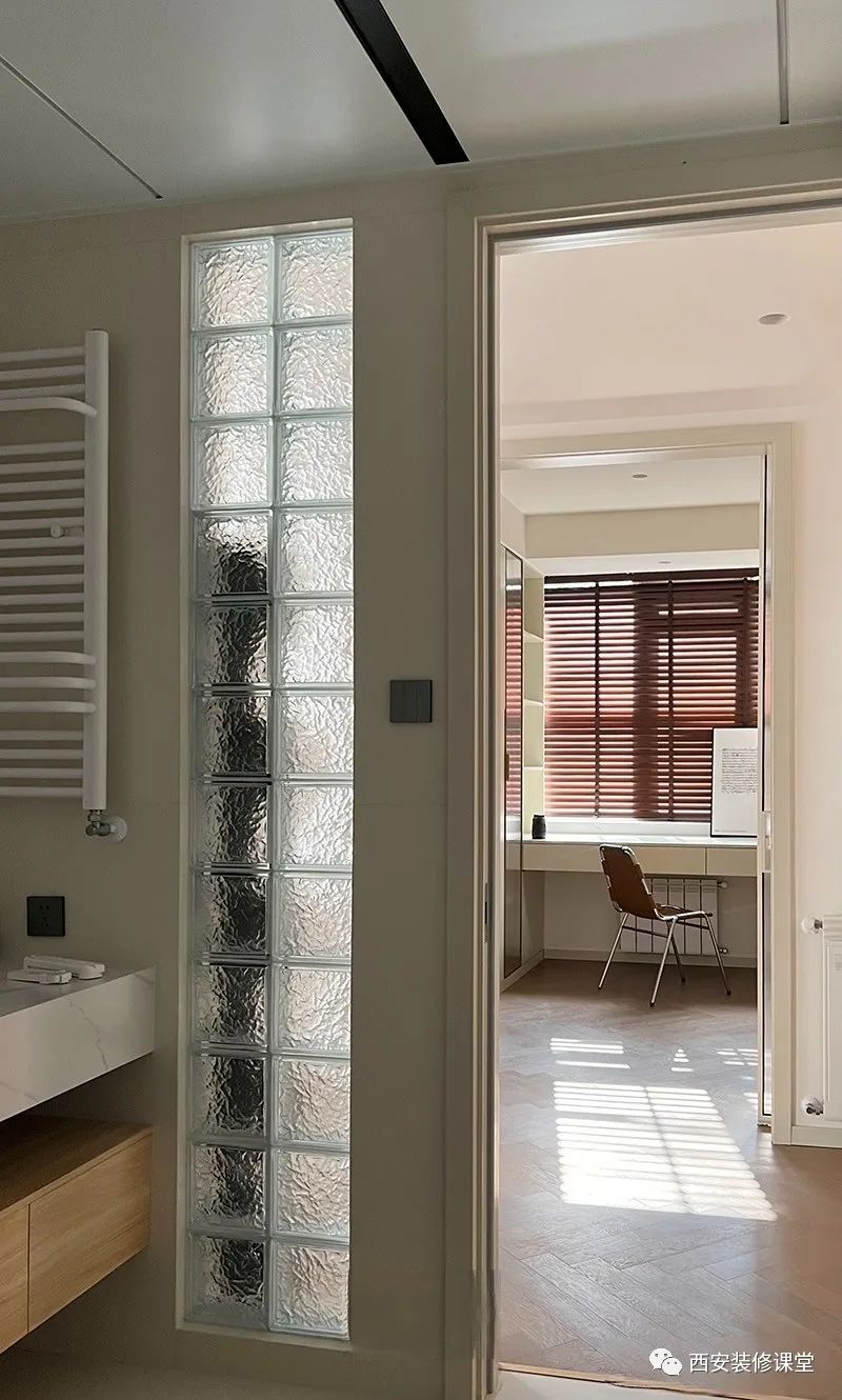 卫生间玻璃砖:实现隐私与通透的完美平衡