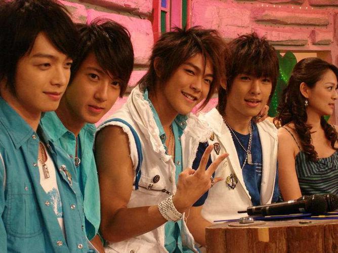 飞轮海的解散和翻红,都是因为炎亚纶?最惨的是要还债的汪东城?