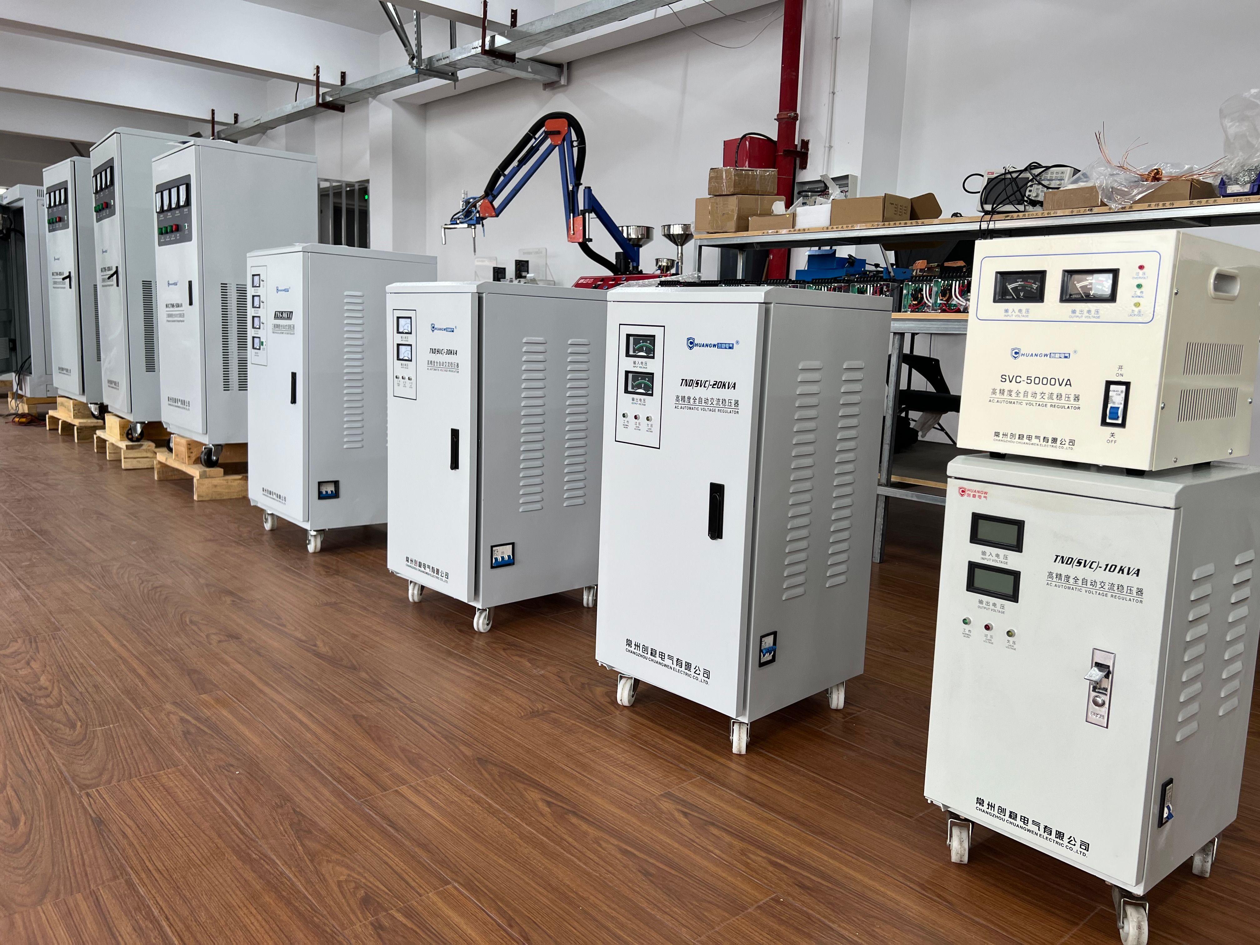 三相稳压器由什么组成图片