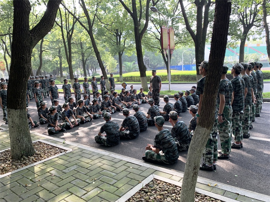 鲜衣怒马 不负韶华——澧县一中2021级高一新生军训进行时