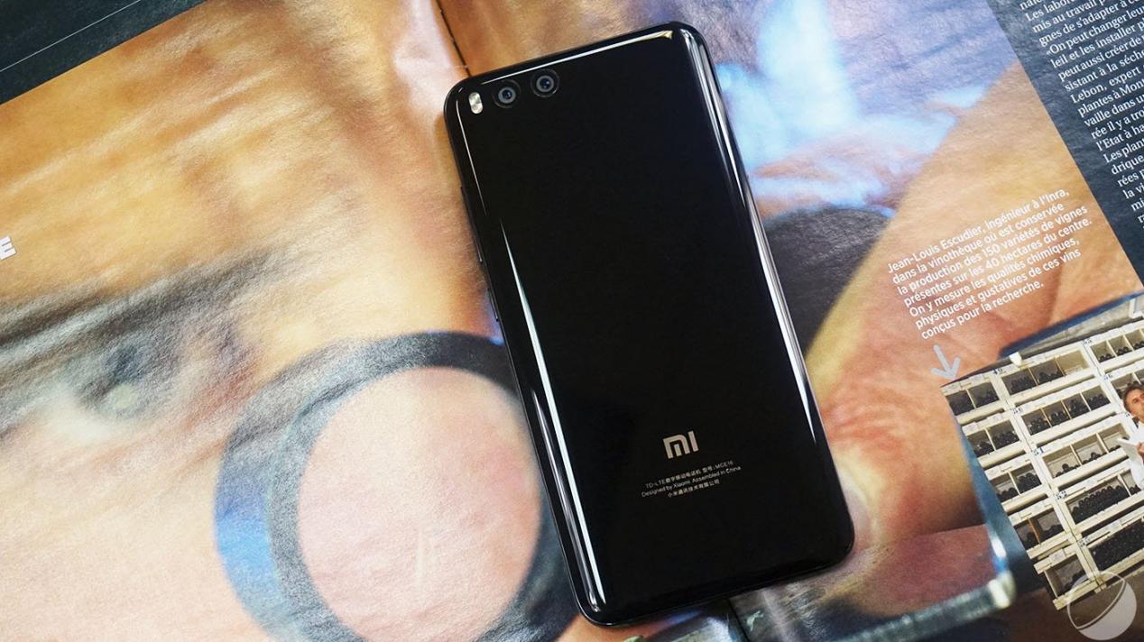 网友晒图,一代神机小米6光荣退役,炸出不少"钉子户"