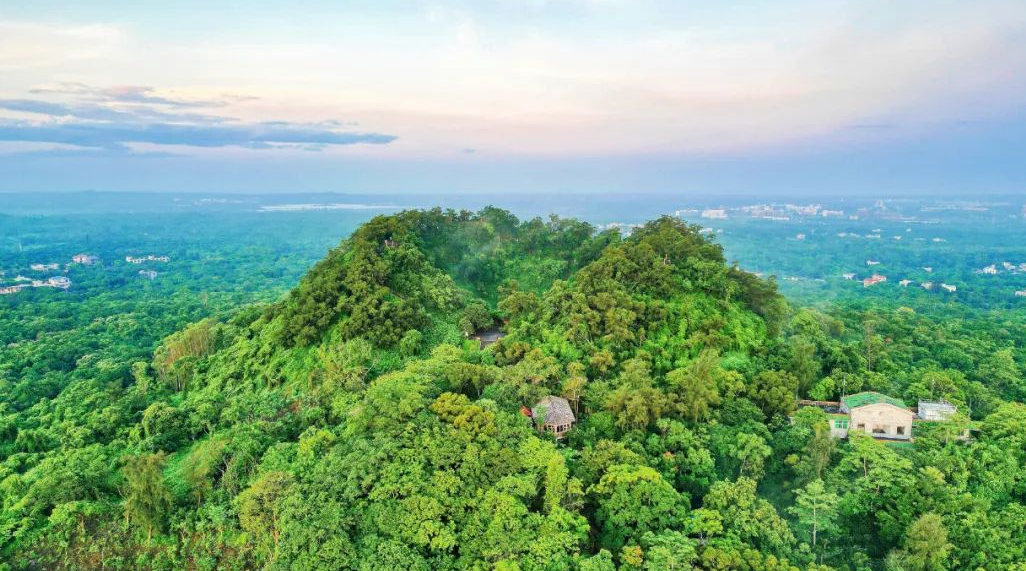 海口火山口景点介绍,发现火山新视角!探索琼北最高峰马鞍岭火山