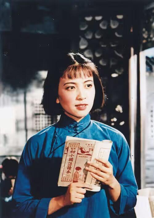 杨氏三姐妹,杨沫和白杨都声名远播;二妹才貌俱佳,因何