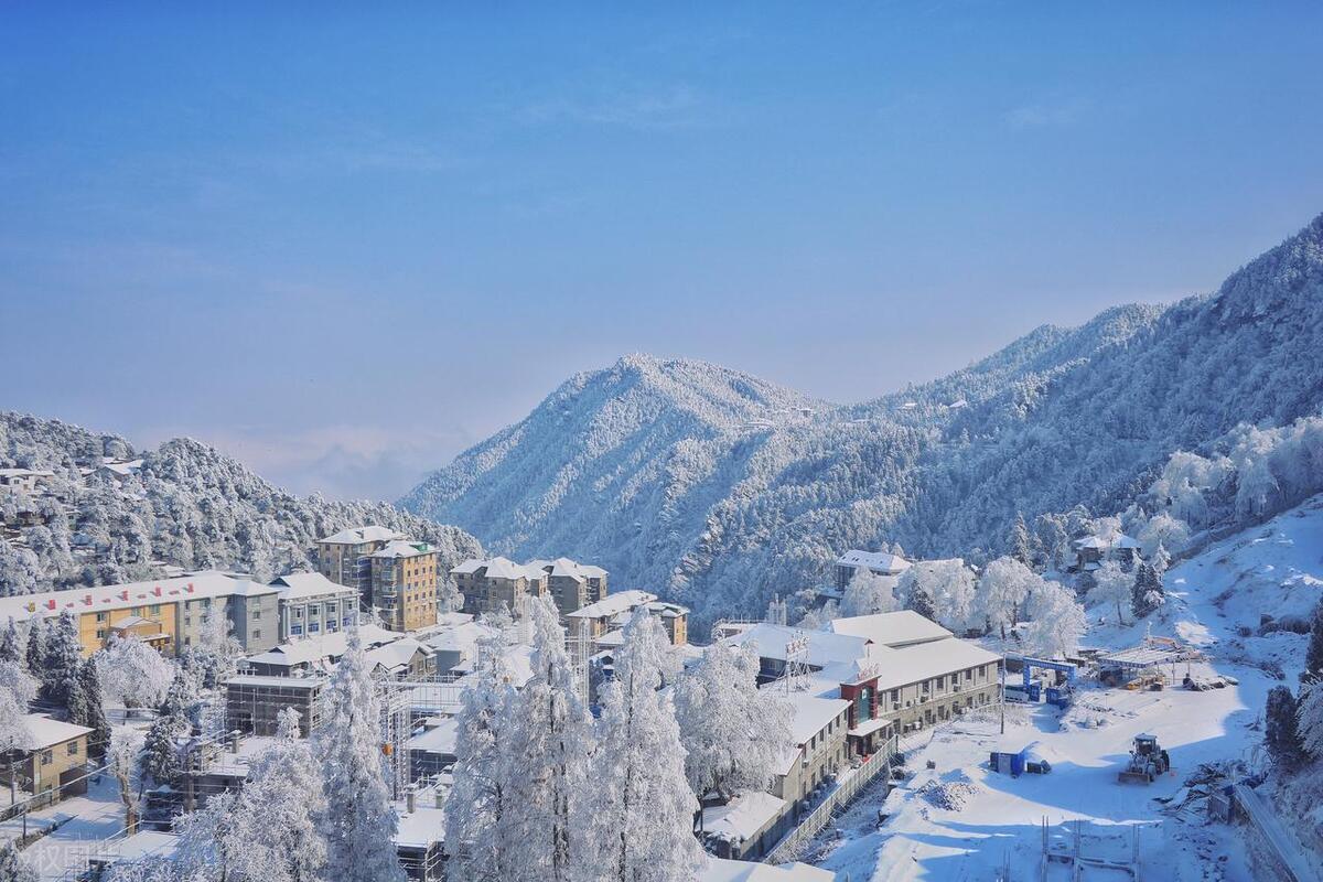 冬天越来越近了,许多南方的小伙伴迫不及待地想去看雪了