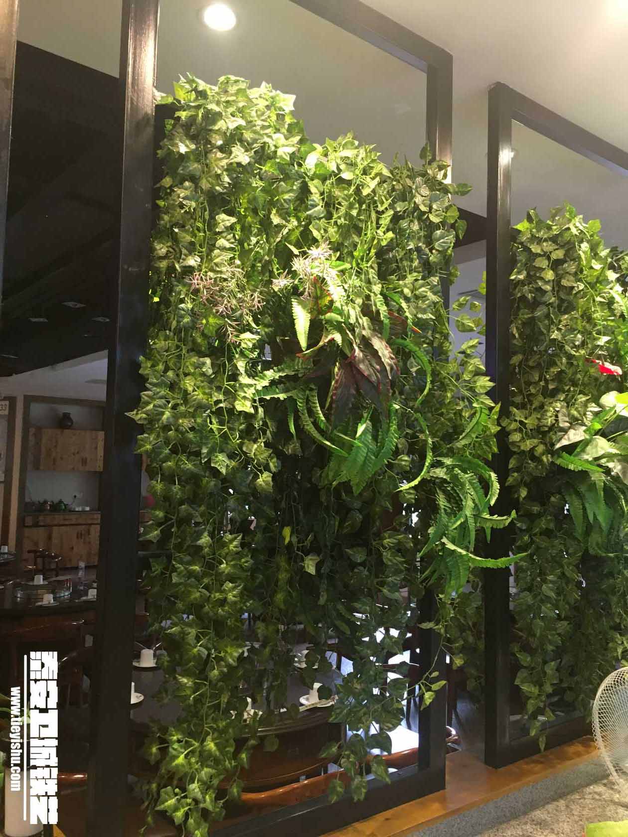 泰安万达广场客户在卫城铁艺订购了铁艺隔断