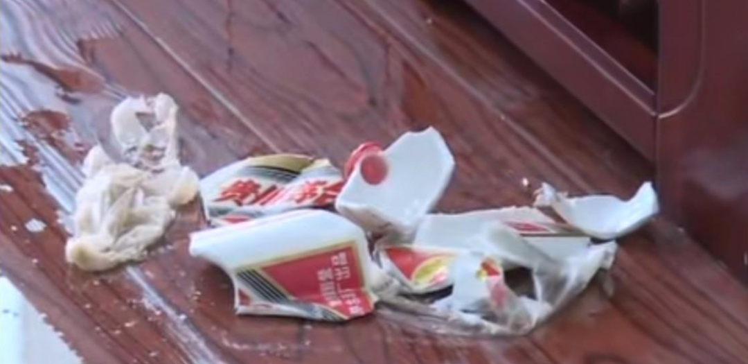 手办被父母送人茅台酒被儿子倒掉两代人的悲剧因何而起