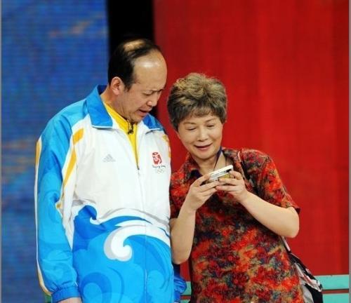 出身于1961年的蔡明,自幼在北京长大,是国度一级演员