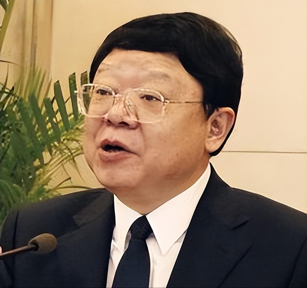 纪实:重庆局长文强:霸占警花十年,黑白通吃,判死刑后百姓庆祝