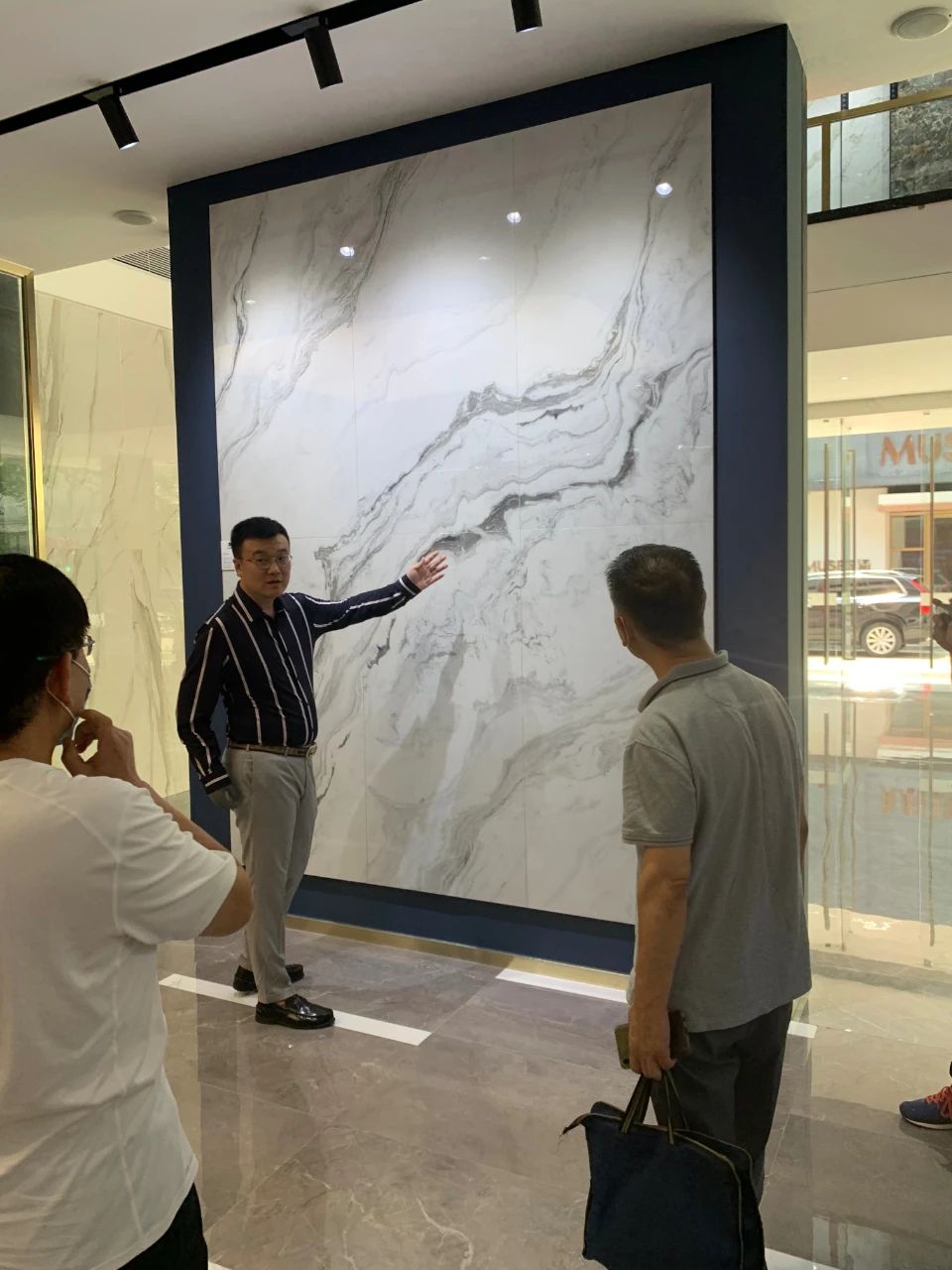 施琅陶瓷近日迎来了特别的客人