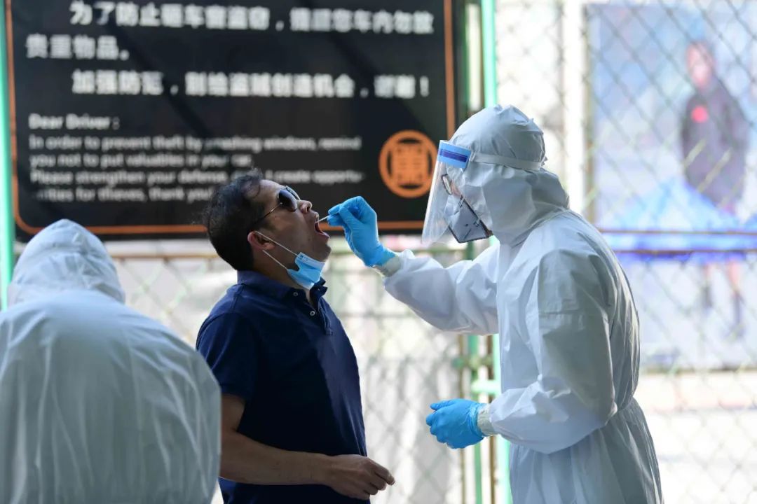 新冠肺炎通宵消杀!北京全城食品交易市场、餐饮商超防疫无缝隙