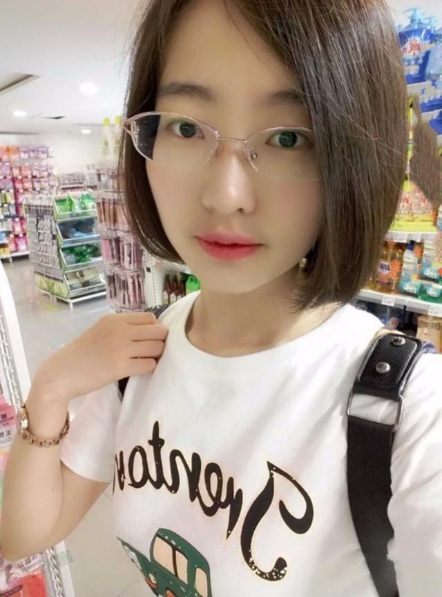 回顾黑龙江女孩因一项技能11岁被特招入伍今官居排长中尉军衔