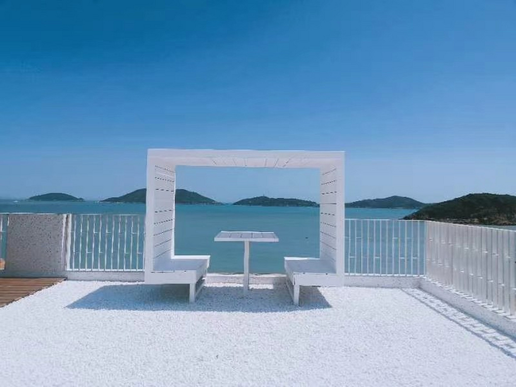 朱家尖樟州渔村是传统渔村风情和现代渔业景观兼而有之,对喜好民俗