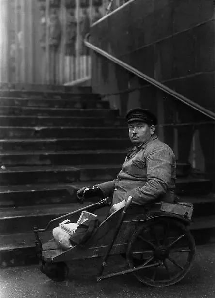 奥古斯特·桑德