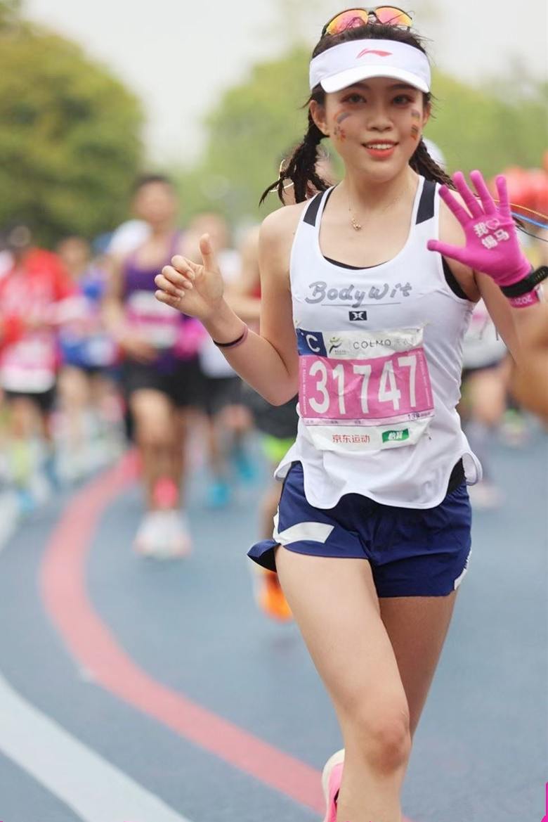 跑步5年,全马326——跑圈女神李红娜来了!