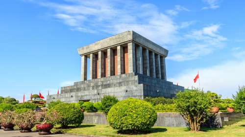 巴亭广场:位于河内市中心,历史意义颇重