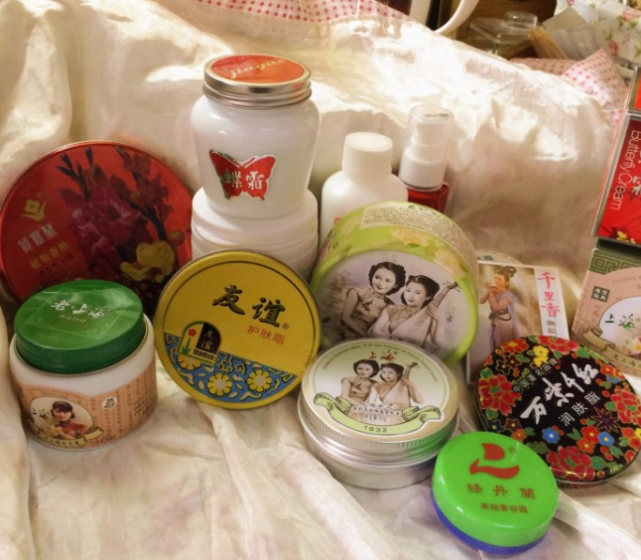 这些"80年代包装"的国货护肤品,虽然很"土气",但效果真不错