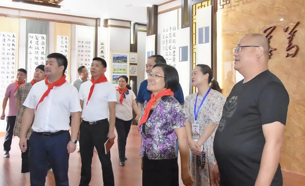 情系教育 心系教师 县四套班子领导开展教师节走访慰问