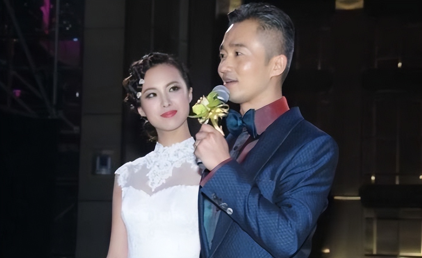 央视最美主持王萌萌:24岁嫁42岁丈夫,如今对患病丈夫不离不弃