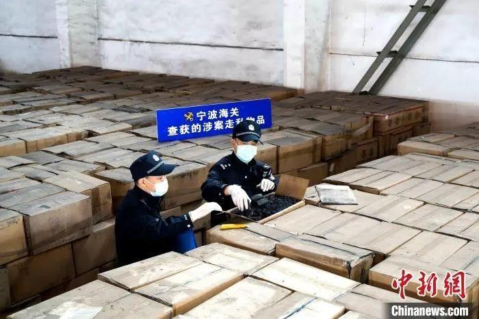 42万解放青汽jh6 生活舱 550马力 双层卧铺 衣柜 马桶 淋浴