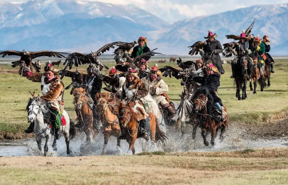 这个名字一般泛指游牧民族:在古代中国的一些史书中,"鞑靼"一词被用作