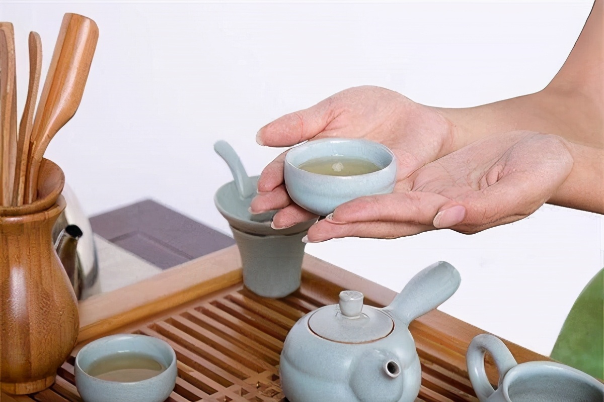 茶文化博大精深,一起学习奉茶礼仪那些事