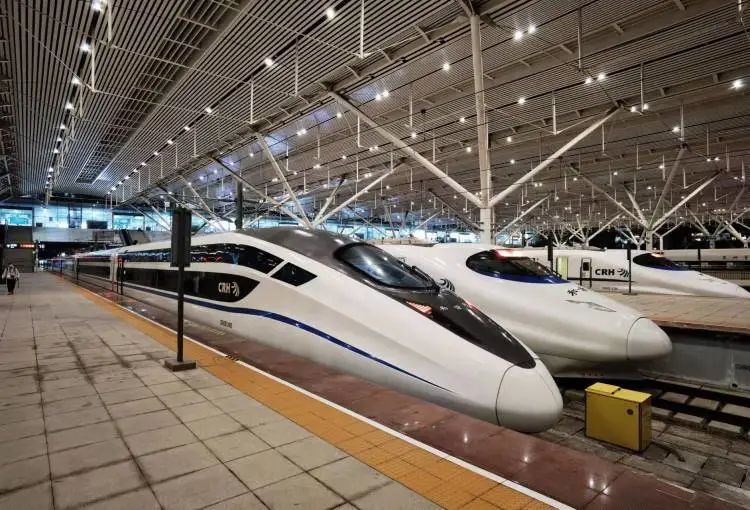 双层卧铺高铁亮相深圳春运!独立观景窗,一铺一隔间