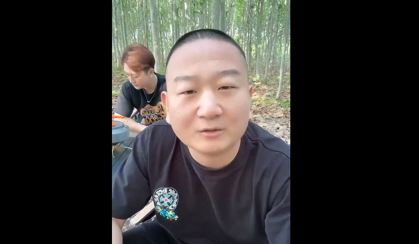 小阿giao不服药水哥,两人言语间火药味爆棚?将相约拳赛一决胜负