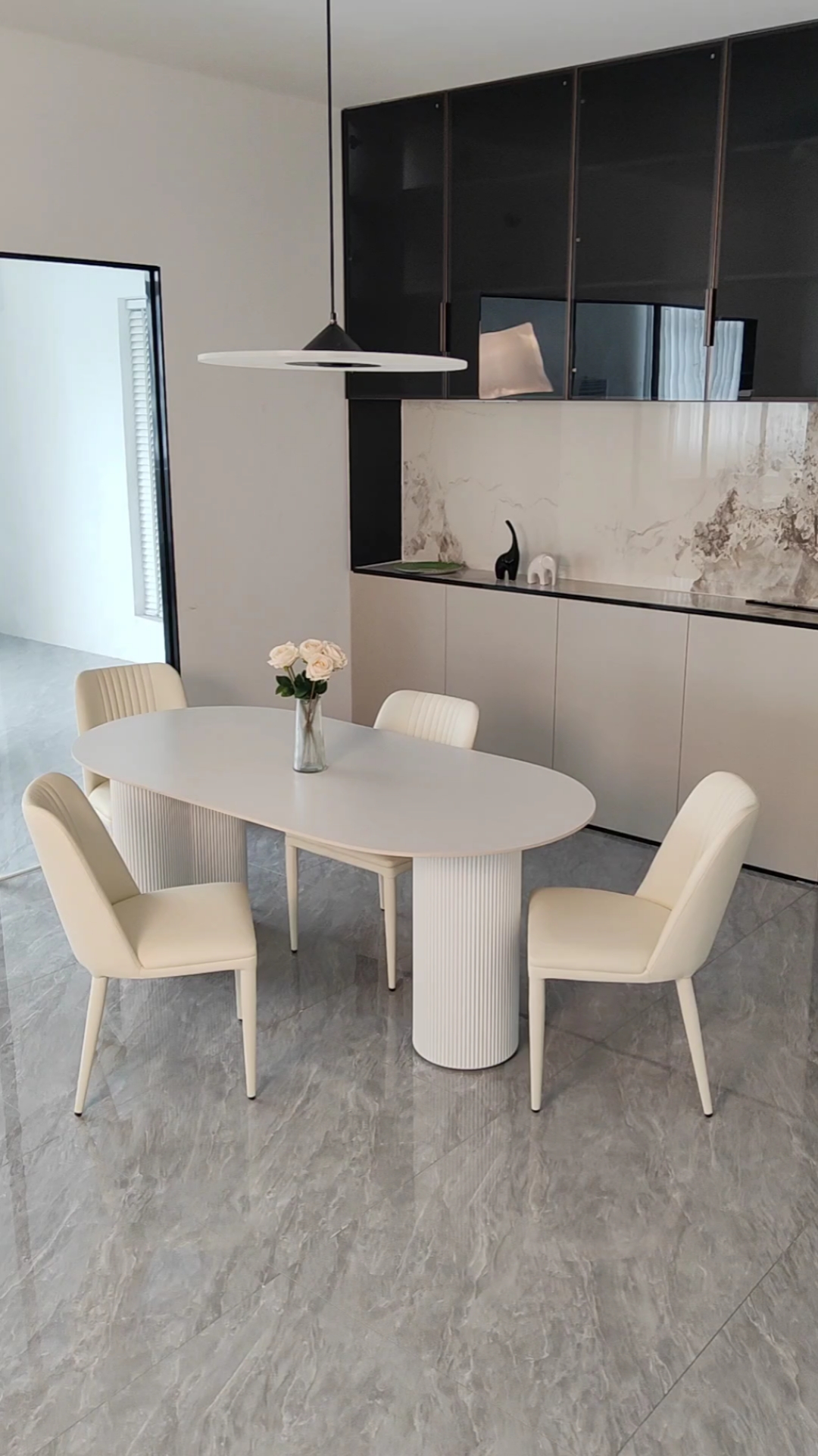 岩板餐桌椭圆形奶油风餐桌