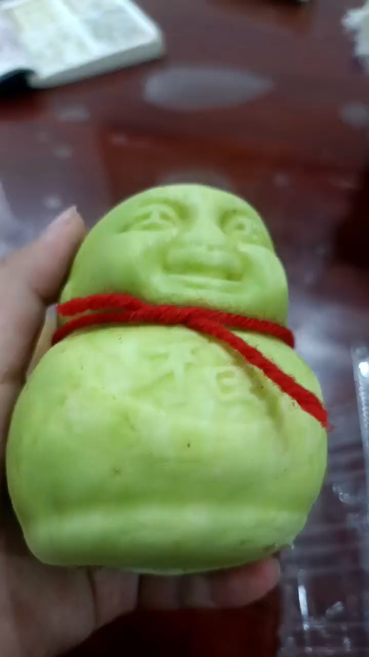 3块9一个,作者已吃,是那种黄瓜味!