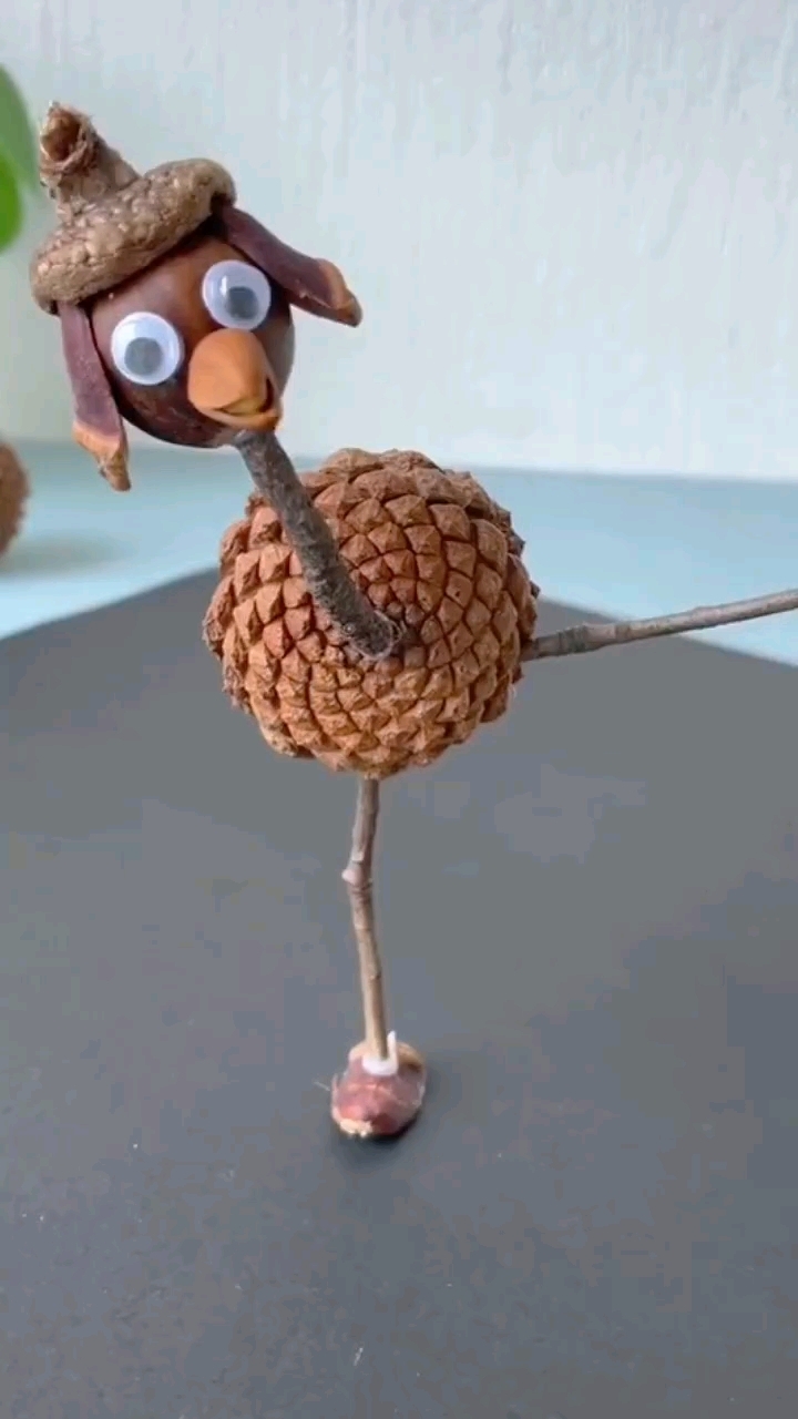 用松果做小鸵鸟摆件#摆件 #手工diy #有趣 #亲子手工