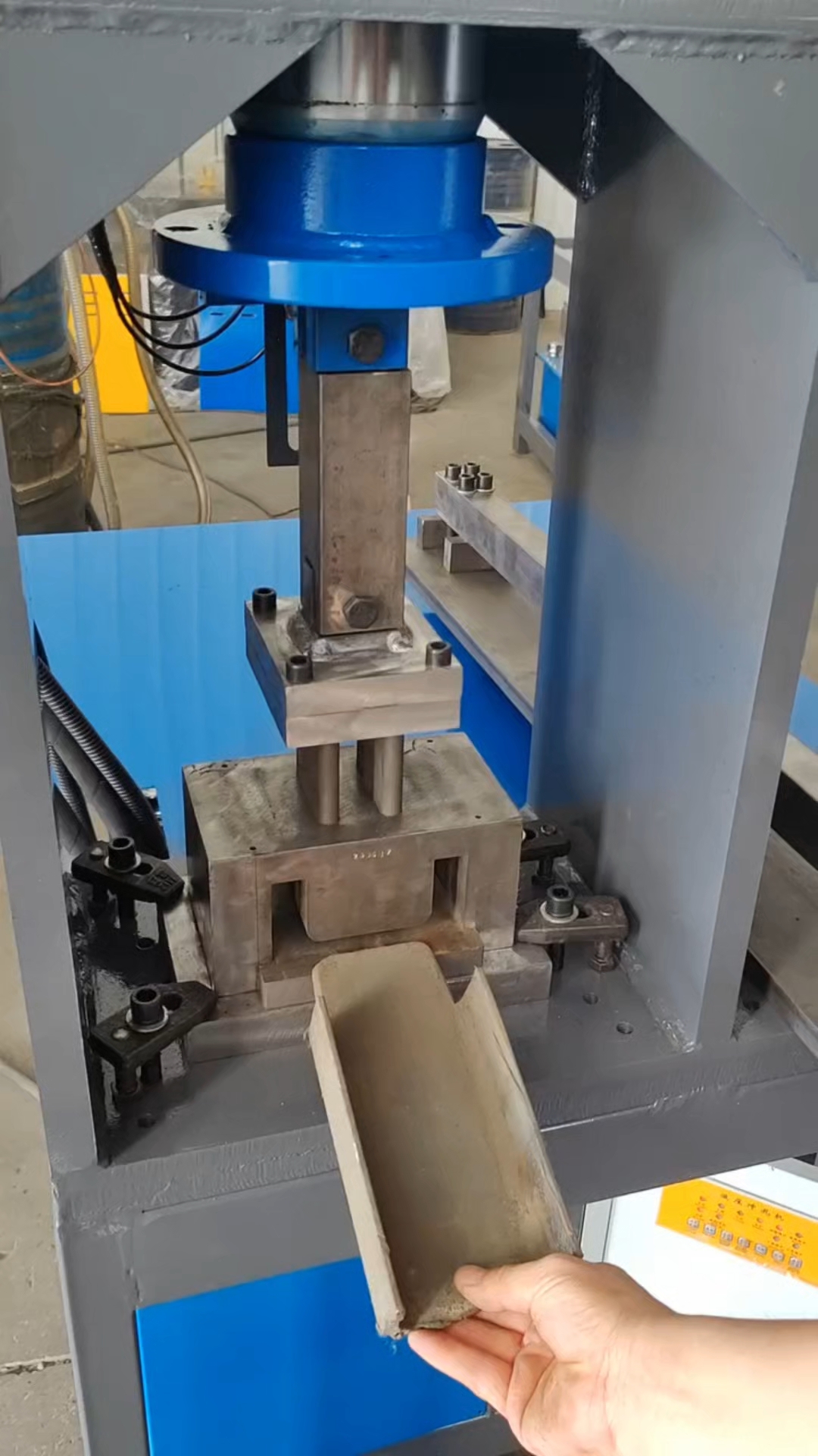 槽钢冲孔机,幕墙冲孔设备