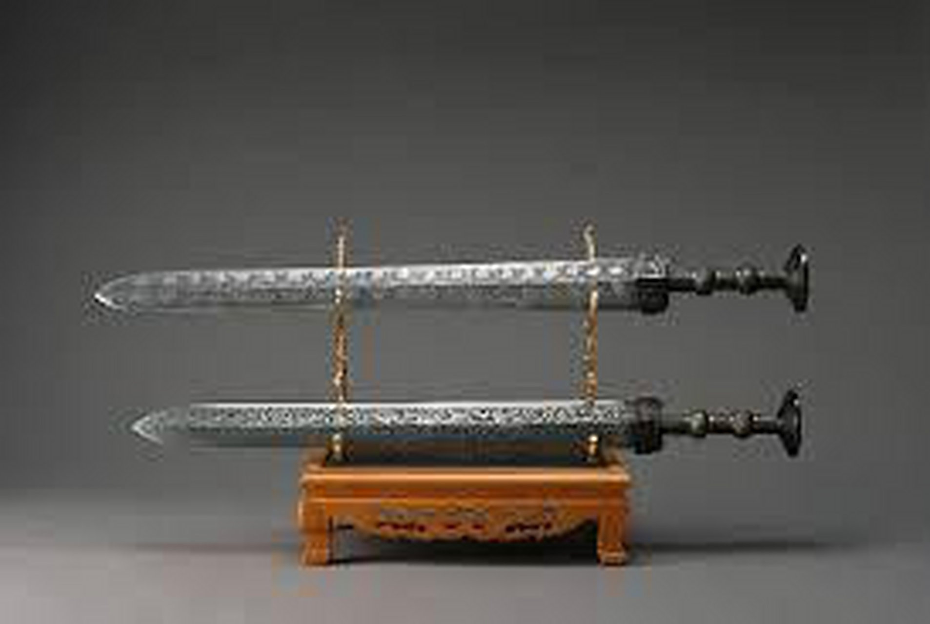 干将莫邪剑 《干将莫邪》是中国古代志怪小说集《搜神记》中所记故事.