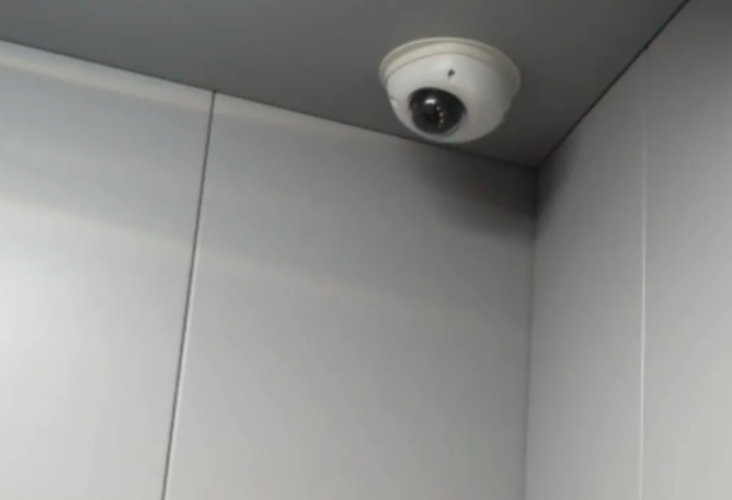 女更衣室被装监控近十年,数百女员工更衣过程,在公共区域被展示