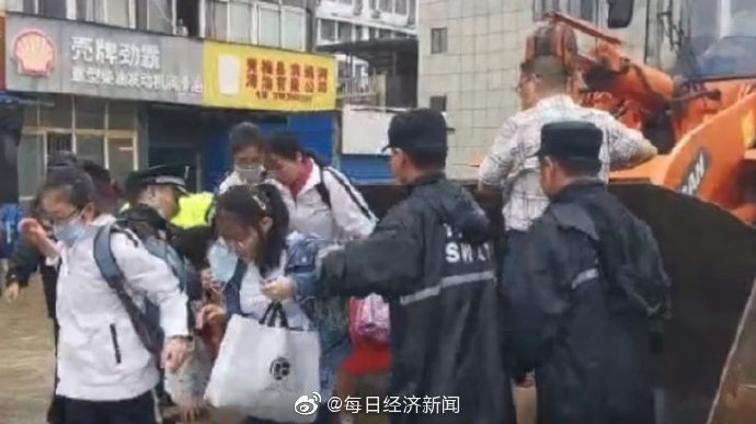 湖北黄梅华宁高中576名被困考生延时考试 官方通报