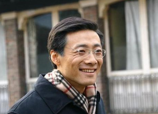 回顾演员祖峰娶教师刘天池结婚13年无子女生活依旧幸福美满