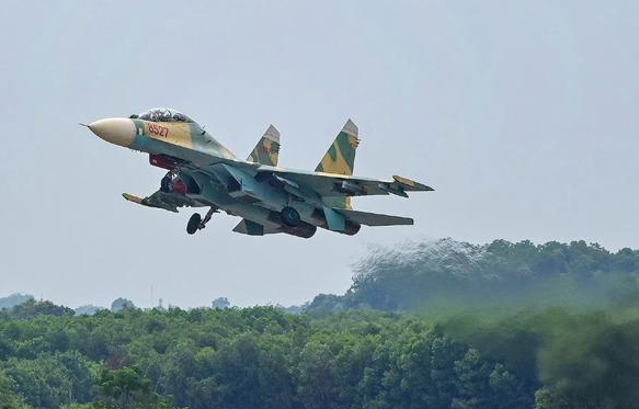 越南空军举行大型军演,精锐尽出,装备不竞争时代步伐