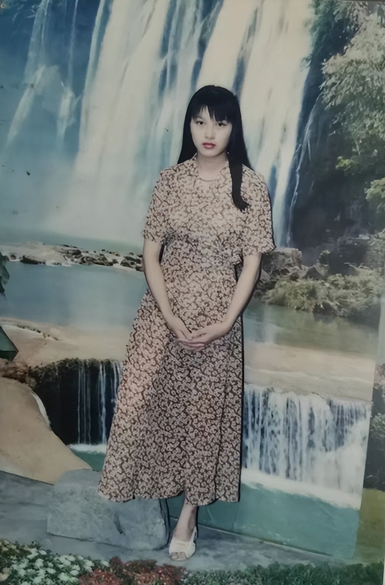 老照片:上世纪九十年代的美女,淳朴可爱有活力