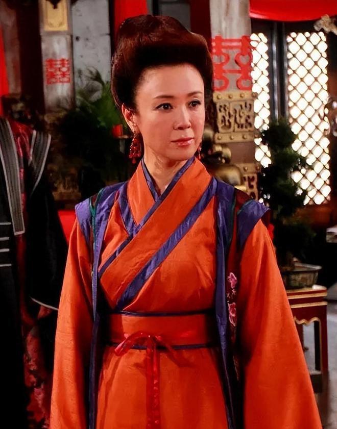 傅艺伟30岁独生儿子去世,死因疑曝光,网友不禁替她捏了一把汗