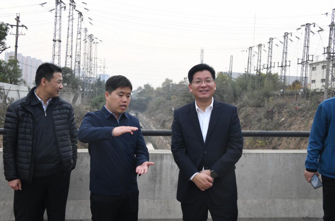【最美瀍河】副市长胡加彬到瀍河巡河调研中州渠 综合治理工作