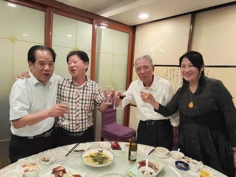 著名画家刘邦彩书画工作室在苏州市国华大厦隆重揭牌