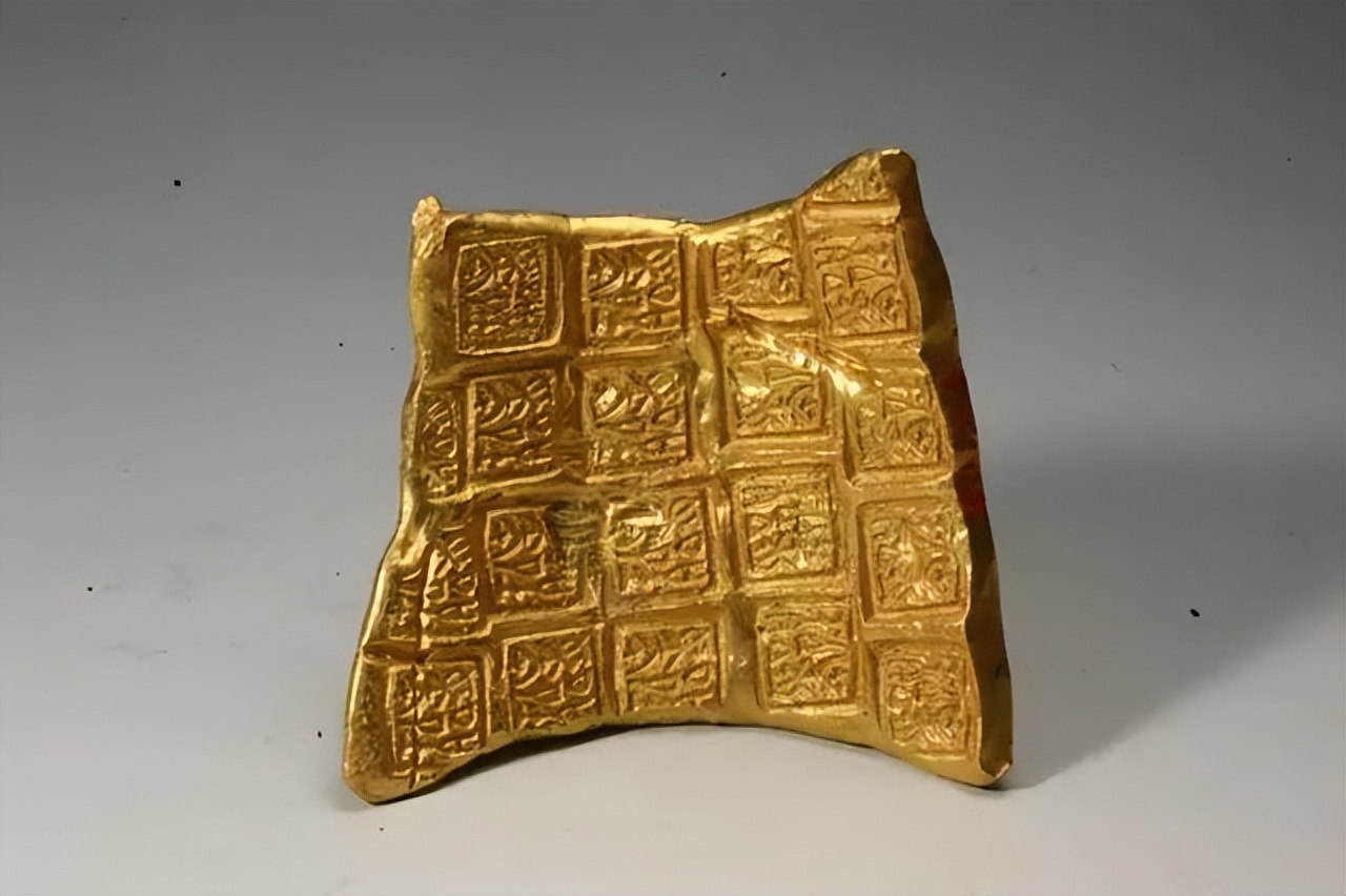 2007年江苏小学生在河里捞出金子,上交后得知这些金币就是郢爰