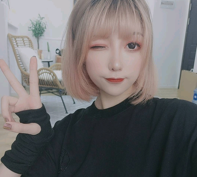 史上"最贵"女陪玩?比心咬米原图素颜曝光傻眼:坦克版乔碧萝!