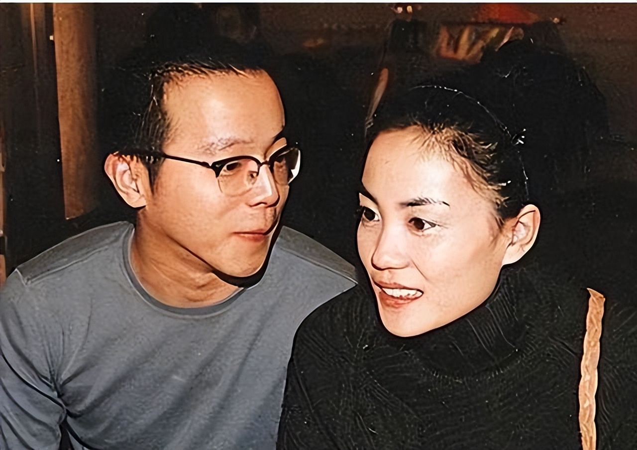 王菲前夫窦唯:离婚两次最对不起女儿,两份嫁妆背后是深沉的父爱