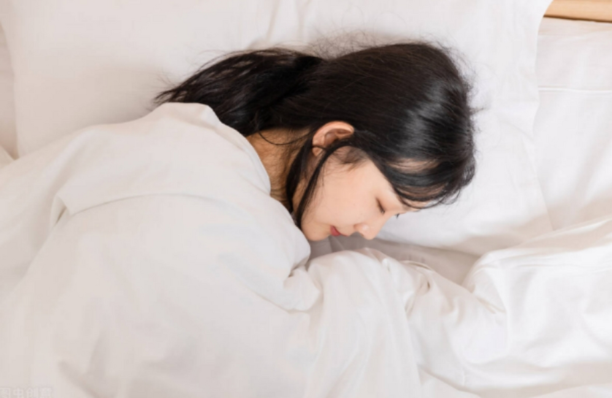 女生裸睡,要脱内衣和内裤吗?